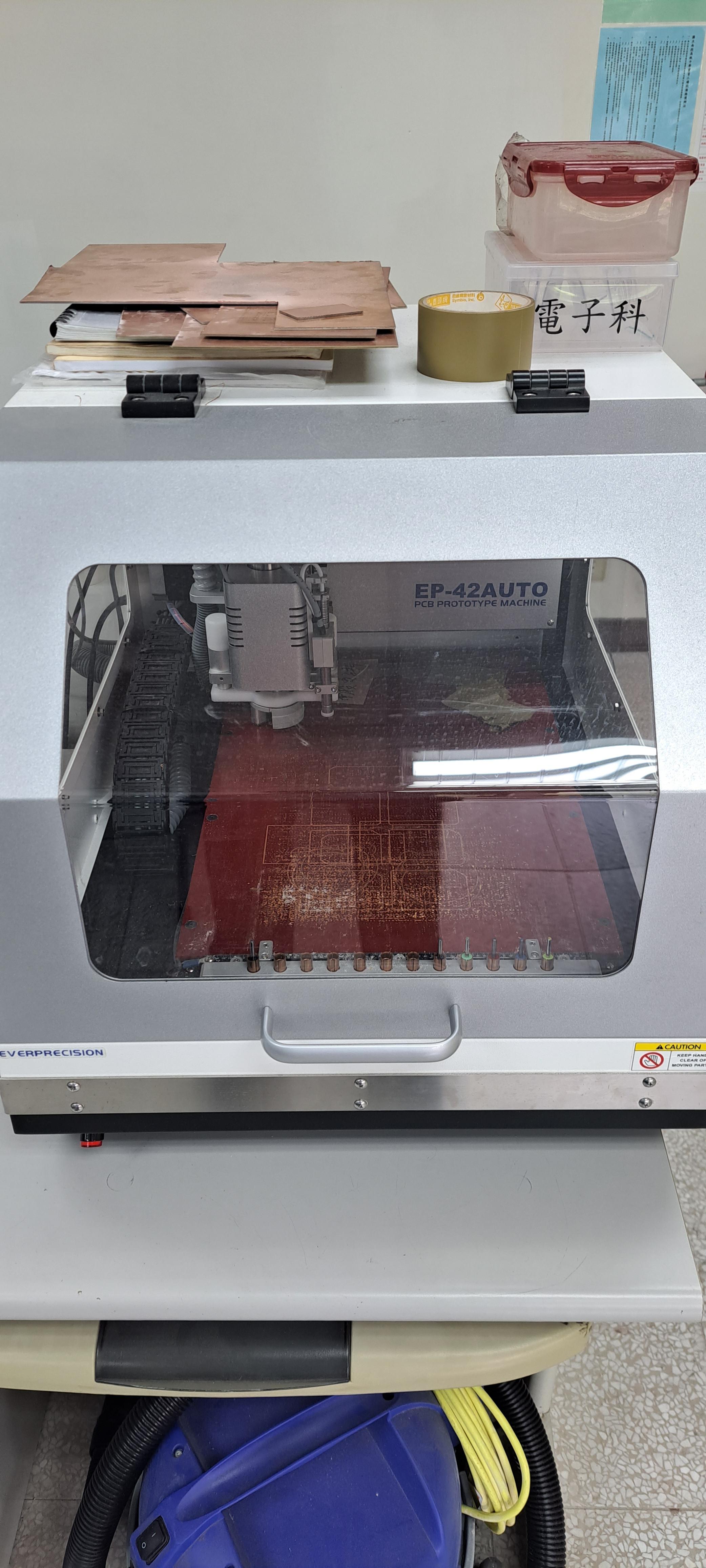 ...CPLD實習工場_雕刻機設備