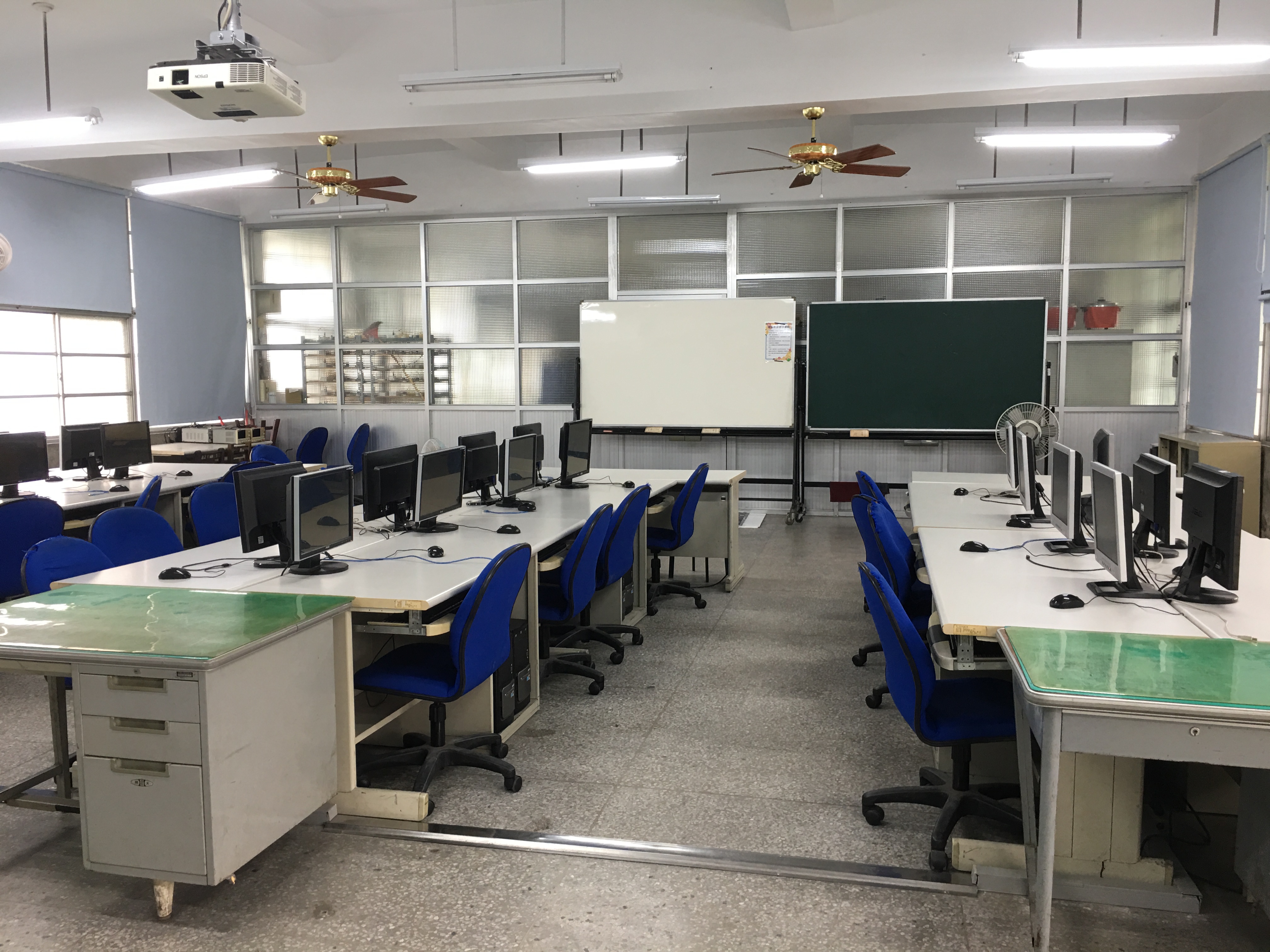 微電腦實習教室(1)相片1